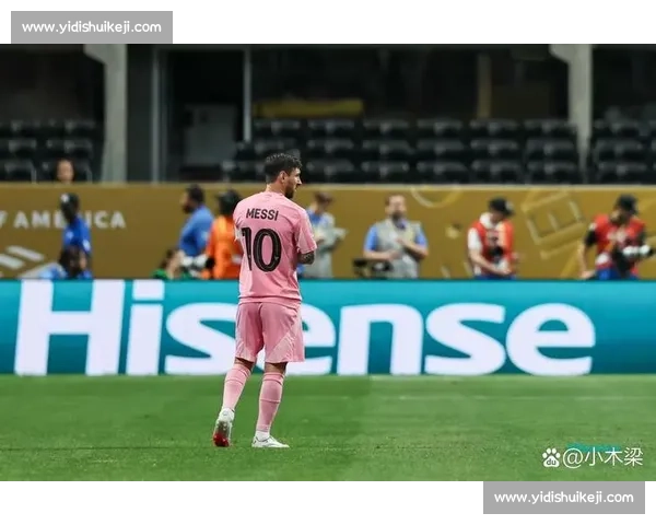 梅西挥臂维蒂尼亚引争议,赛后拥抱化解恩怨