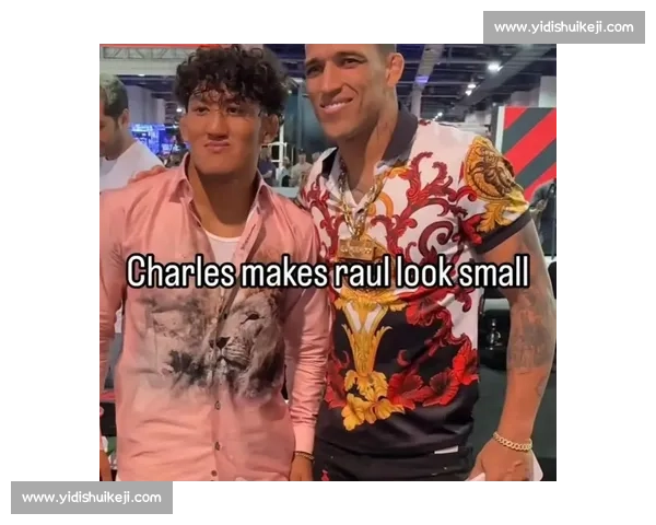 终极对视！UFC317 轻量级巅峰对决：托普里亚 vs 奥利维拉