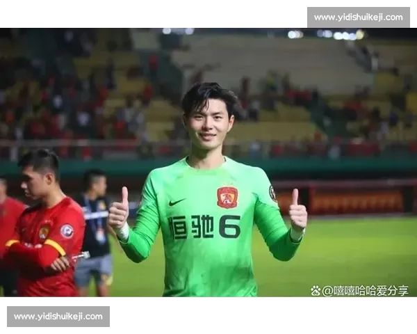 恩怨重逢！梭鱼湾球迷赛前另类 “问候” 前恒大门将霍深坪