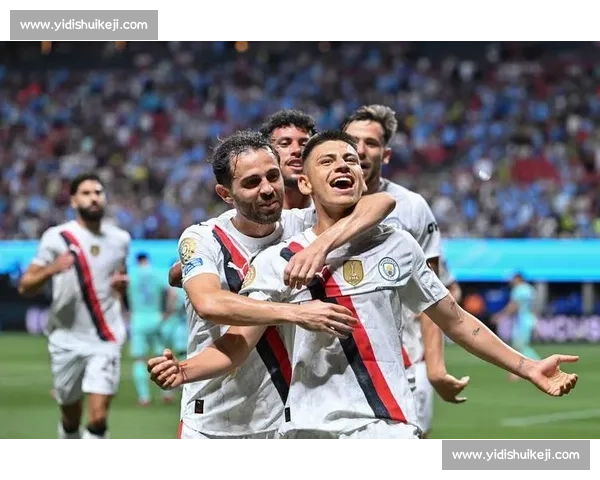 曼城世俱杯首战备战训练：新援谢尔基、赖因德斯合练亮相